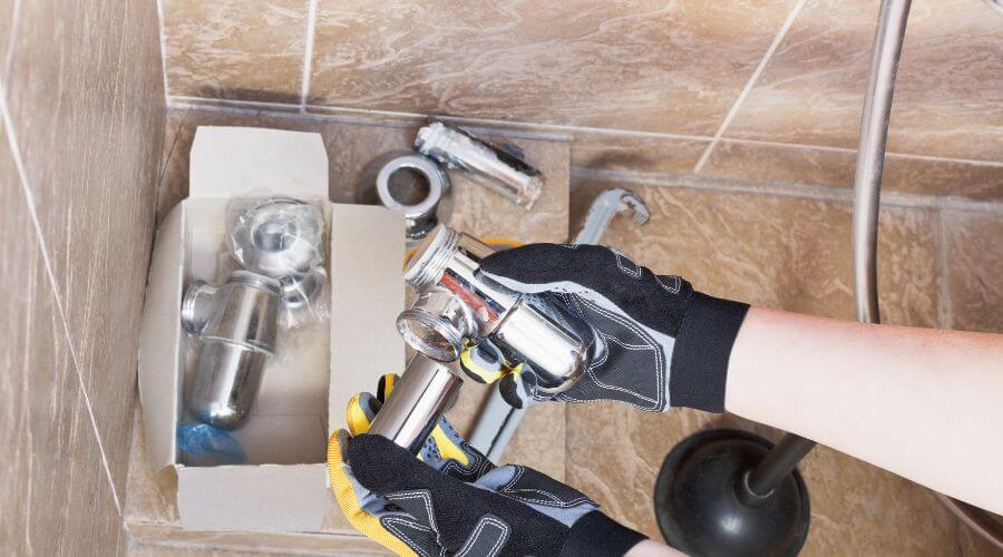 Professional gutter cleaning in Arecibo, PR